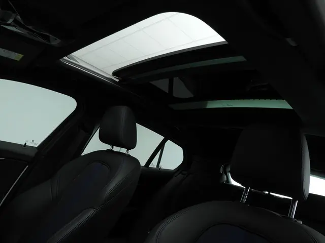 BMW 1 Serie 5-Deurs 118i 2020 Benzine 24