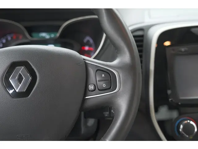Renault Captur TCe 90 Limited 2018 Benzine 32