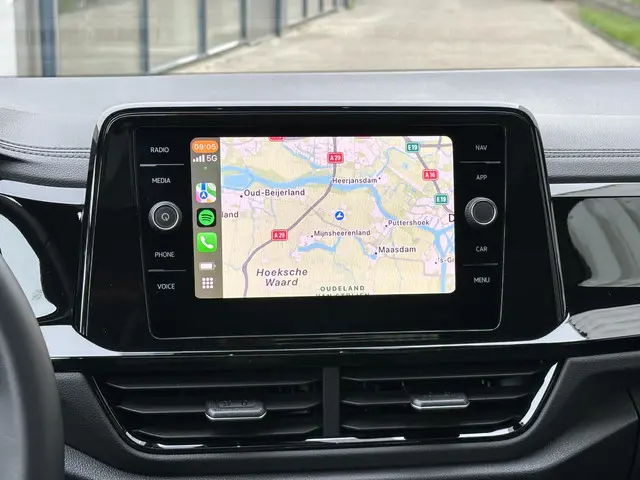 Volkswagen T-Roc 1.5 TSI R-Line Business 2024 Benzine 28