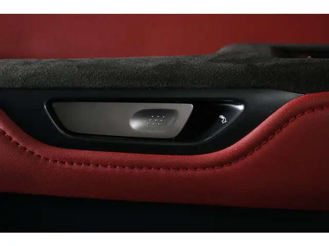 Lexus NX 450h+ AWD F SPORT Line 2024 Hybride Benzine 17