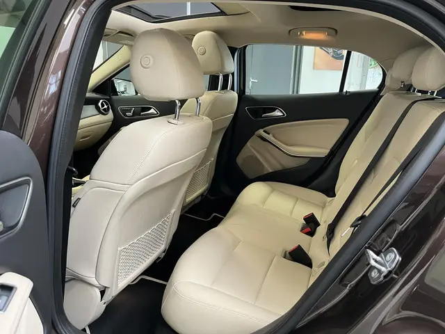 Mercedes-Benz GLA 180 Business Solution 2018 Benzine 13