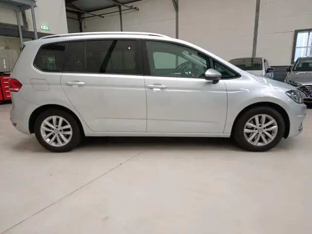 Volkswagen Touran 1.4 TSI Connected Series 2017 Benzine 14