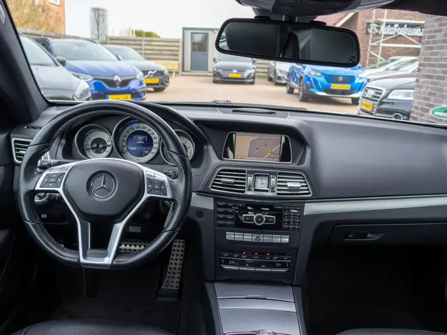 Mercedes-Benz E-Klasse Coupé 200 Ambition 2014 Benzine 11