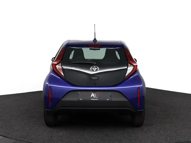 Toyota Aygo X 1.0 VVT-i MT Play 2025 Benzine 42