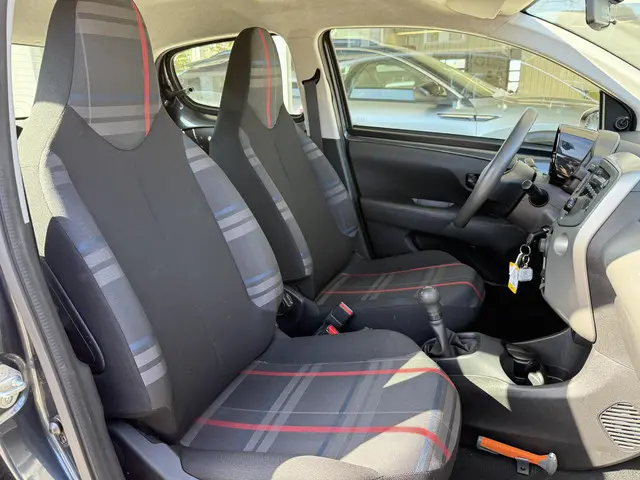 Peugeot 108 1.0 e-VTi Active 2015 Benzine 17