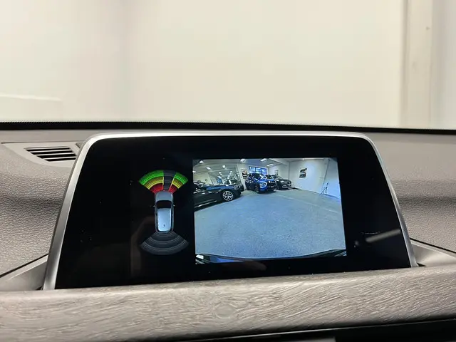 BMW X1 xDrive20i High Executive 2018 Benzine 20