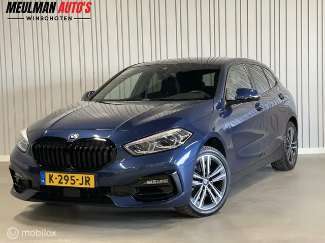 BMW 1 Serie 118i Essential Executive 2021 Benzine