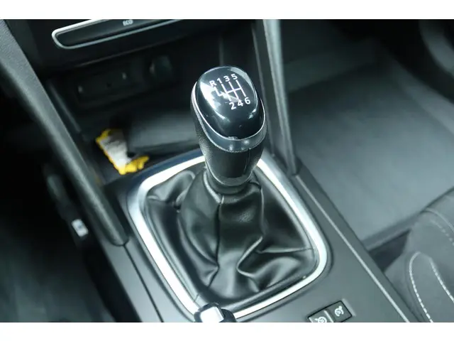 Renault Mégane Estate 1.3 TCE LIMITED 2019 Benzine 26
