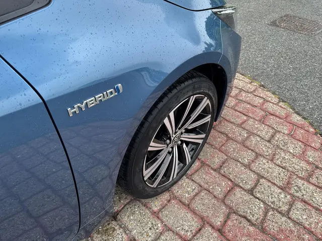 Toyota Corolla 1.8 Hybrid Dynamic 2021 Hybride Benzine 6