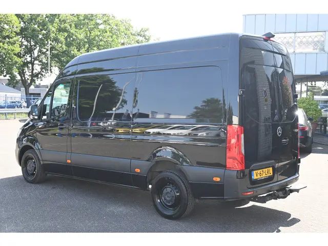 Mercedes-Benz Sprinter 319 CDI 3.0 V6 L2H2 2021 Diesel 12