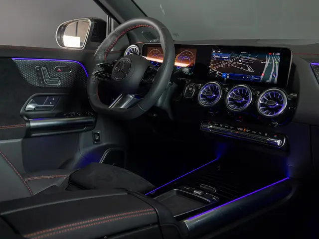 Mercedes-Benz EQA 250+ AMG Line 2024 Elektrisch 39