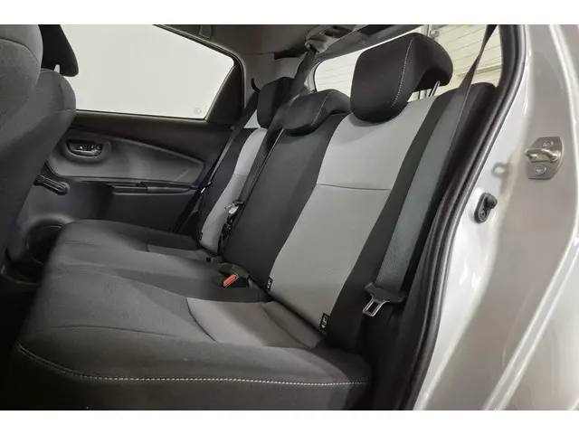 Toyota Yaris 1.5 Hybrid Aspiration 2018 Hybride Benzine 12