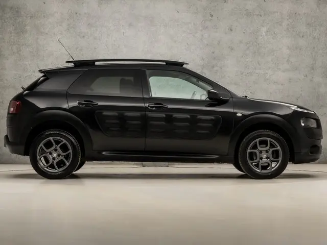 Citroën C4 Cactus 1.2 PureTech Shine 2016 Benzine 4