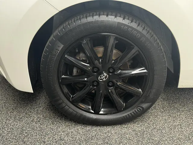 Toyota Aygo 1.0 VVT-i x-now 5-Drs 2017 Benzine 9