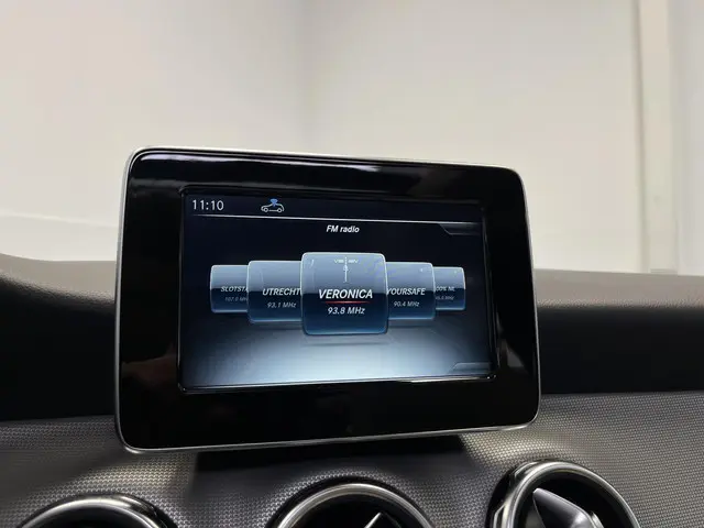 Mercedes-Benz GLA 180 Business Solution 2018 Benzine 20