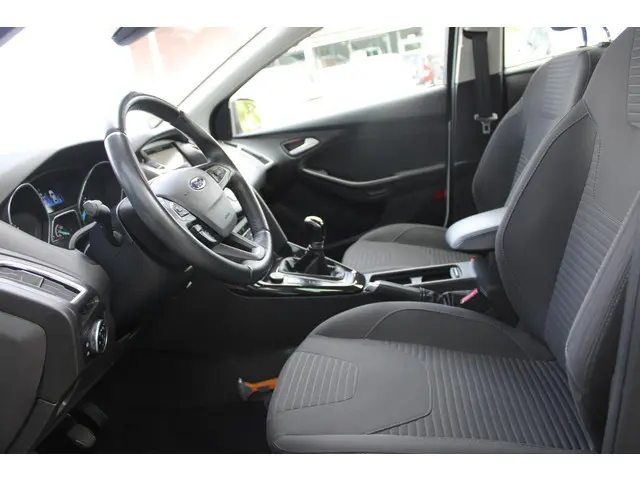 Ford Focus Wagon 1.0 EcoBoost Titanium 2018 Benzine 10