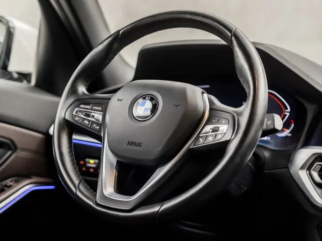 BMW 3 Serie Touring 318i Sportline 2021 Benzine 21