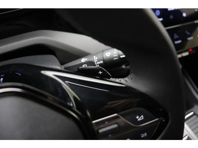 Peugeot 408 1.2 PureTech Allure 130 EAT8 2024 Benzine 27