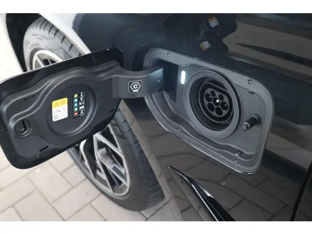 BMW 5 Serie Touring 530e xDrive 2024 Hybride Benzine 12