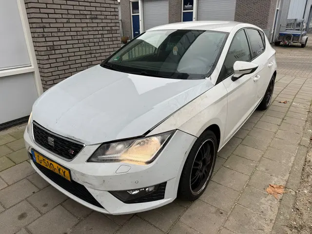 SEAT Leon 1.2 TSI Style FR | lichte schade 2013 Benzine 2