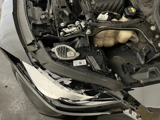 BMW 1 Serie 118i High Executive - Schade 2019 Benzine 16