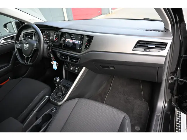 Volkswagen Polo 1.0 TSI Comfortline 2019 Benzine 38