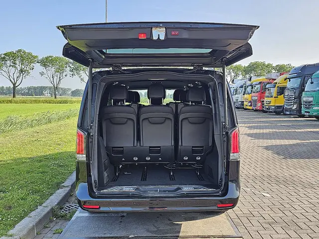 Mercedes-Benz V-Klasse 300 CDI 2024 Diesel 17