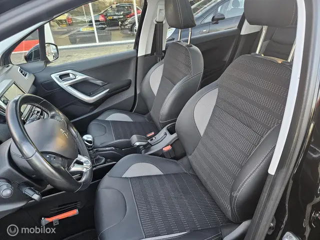 Peugeot 2008 1.2 PureTech GT-Line 2019 Benzine 11