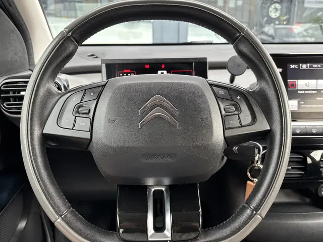 Citroën C4 Cactus 1.2 PureTech Shine 2018 Benzine 18