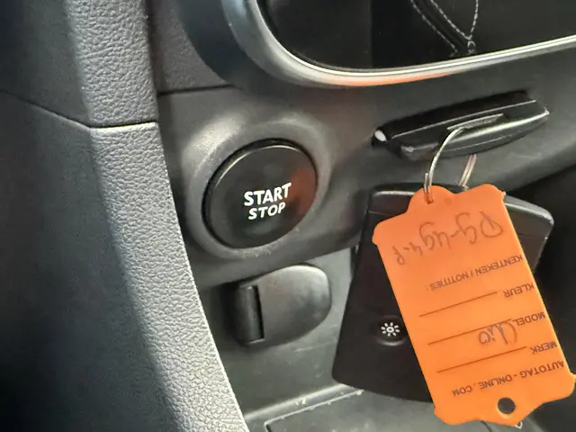 Renault Clio 0.9 TCe Limited 2017 Benzine 28