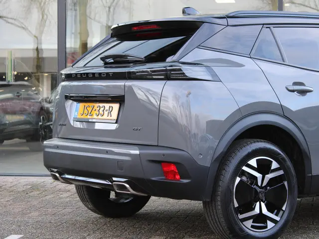 Peugeot 2008 1.2 PureTech 130 GT 2024 Benzine 10