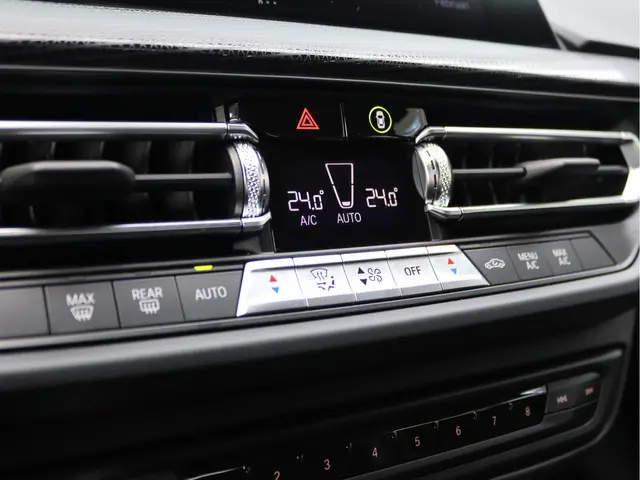 BMW 1 Serie 118i Business Edition 2022 Benzine 41