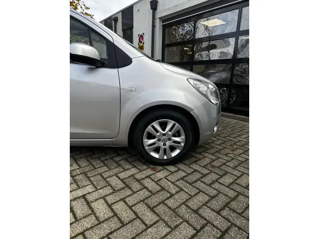 Opel Agila 1.2 Edition 2012 Benzine 16