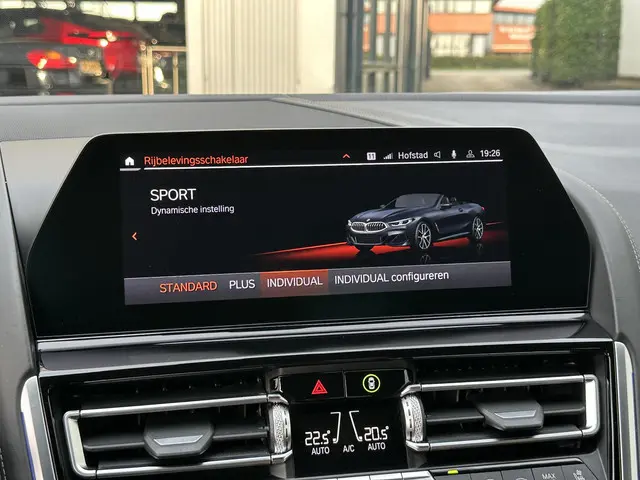 BMW 8 Serie 840i xDrive High Executive 2021 Benzine 92