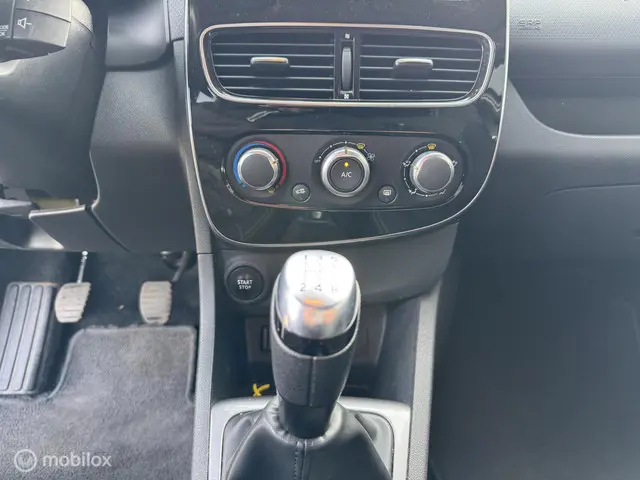 Renault Clio Estate 0.9 TCe Intens 2018 Benzine 17