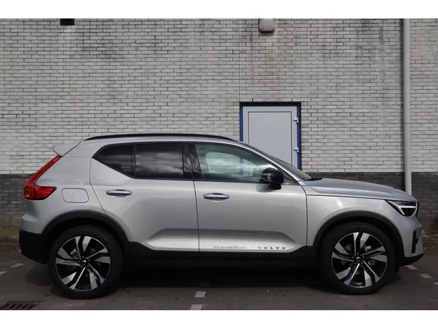 Volvo XC40 2.0 B4 Plus Dark 2025 Benzine 10
