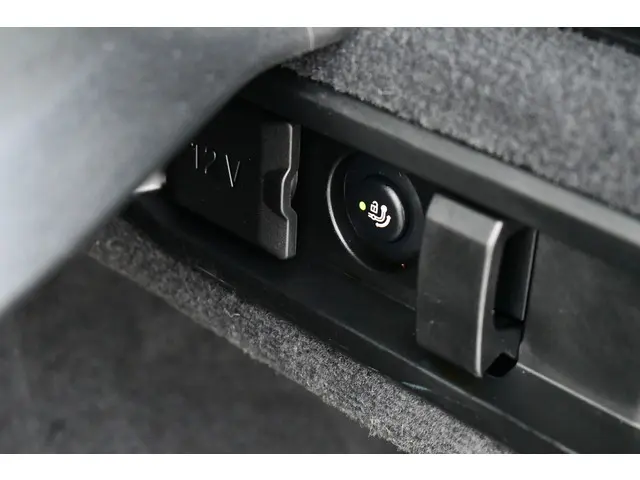 BMW 5 Serie Touring 520i M-Sport 2024 Benzine 92