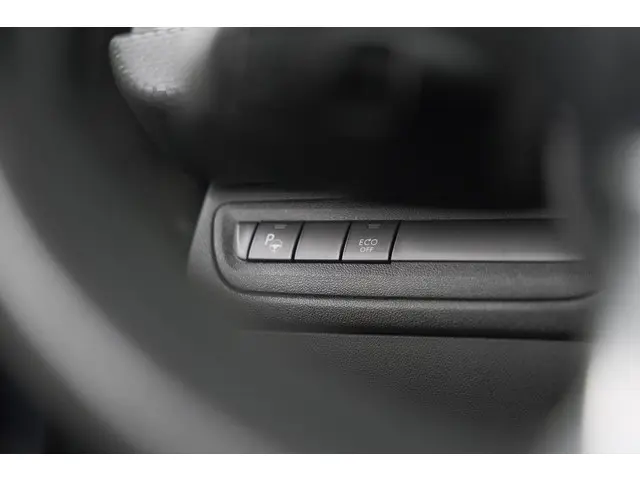 Peugeot 208 PureTech 110 Tech Edition 2018 Benzine 38