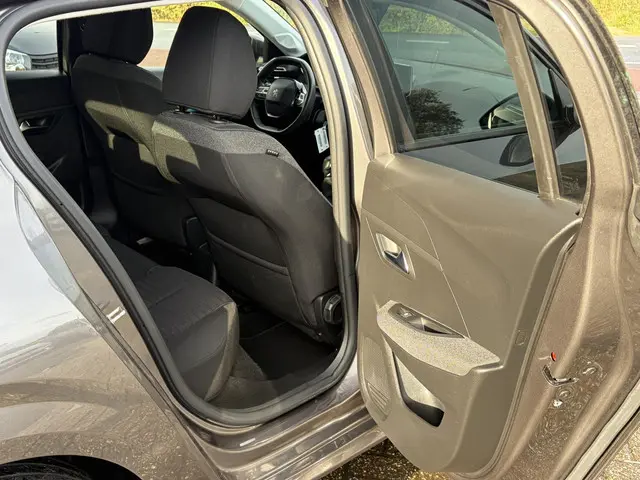 Peugeot 208 1.2 PureTech Blue Lease Active 2021 Benzine 22