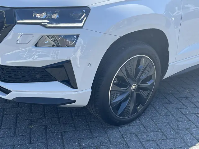 Škoda Karoq 1.5 TSI ACT Sportline Business 2024 Benzine 10