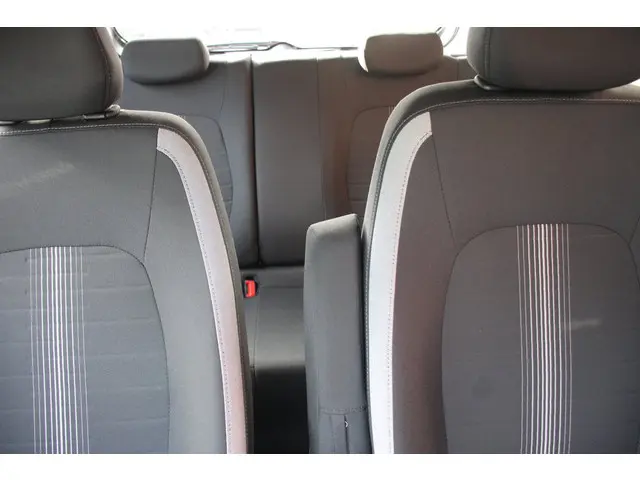 Hyundai i10 1.0 Premium 2025 Benzine 31