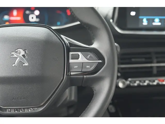Peugeot 208 PureTech 100 Allure 2024 Benzine 32
