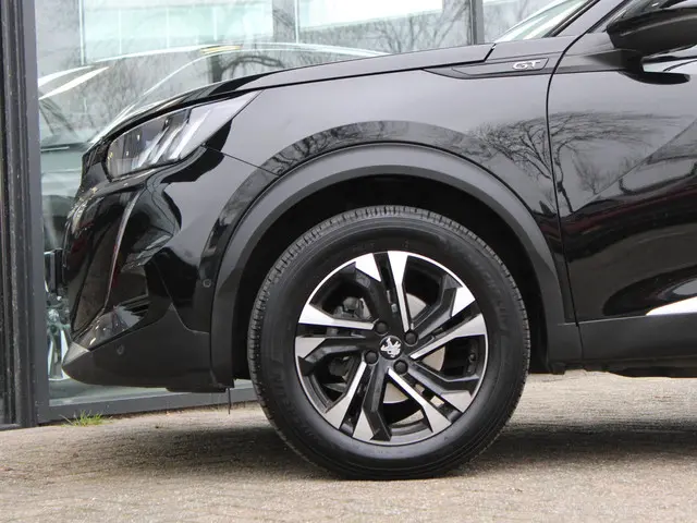 Peugeot 2008 1.2 PureTech GT 2022 Benzine 12