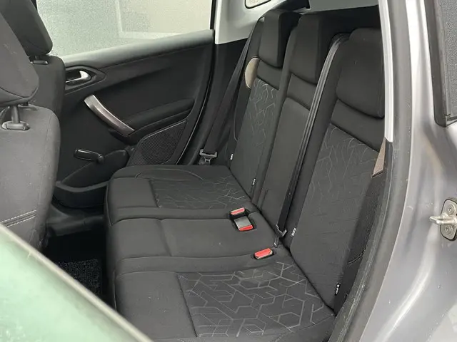 Peugeot 2008 1.2 PureTech Active 2016 Benzine 11