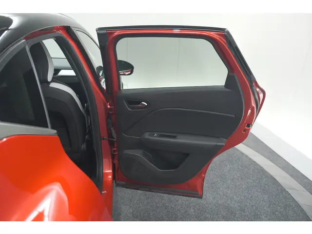 Renault Captur TCe 90 Techno 2024 Benzine 77