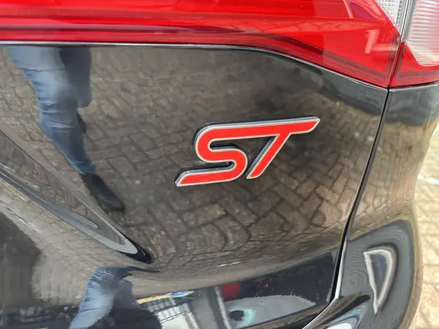 Ford Focus Wagon 2.3 EcoBoost ST-3 2020 Benzine 6