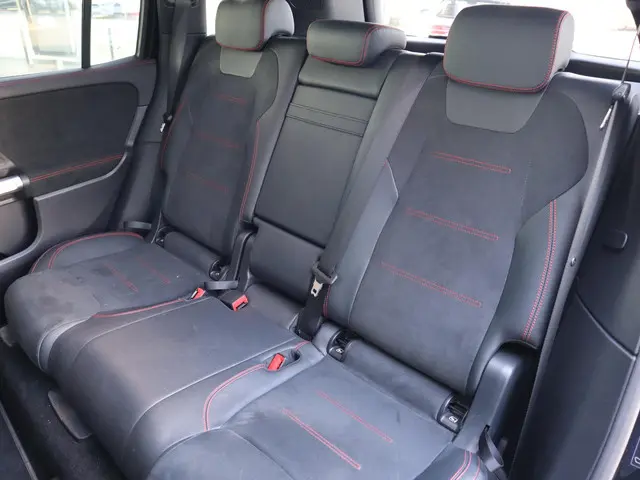 Mercedes-Benz EQB 300 4MATIC AMG line 2022 Elektrisch 12