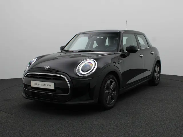 MINI 5-Deurs Cooper 2023 Benzine 21