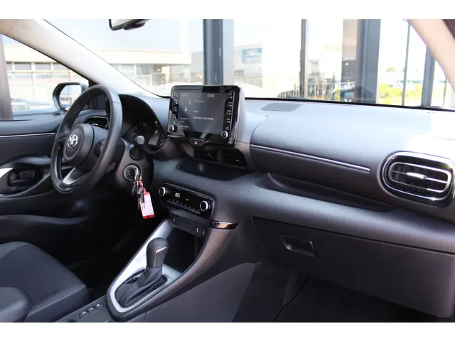 Toyota Yaris 1.5 Hybrid Active 2022 Hybride Benzine 6