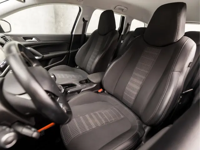 Peugeot 308 SW 1.2 PureTech Sport 2018 Benzine 14